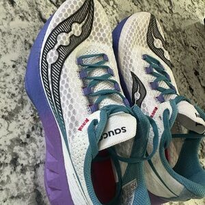 Saucony endorphin pro 4